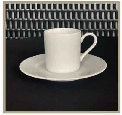 Tasse et sous tasse à café blanc