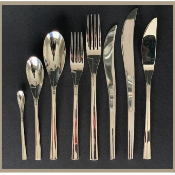 Couverts d'argenterie de la gamme Milano contenant des cuillères, des fourchettes et des couteaux disponible à la location à Lyon