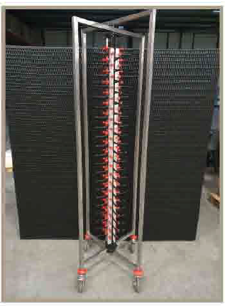 Porte assiettes d'une capacité de 84 disponible à la location proche de Lyon