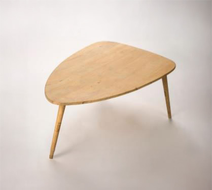 Table basse Trocadero en bois disponible à la location en région auvergne rhone alpes