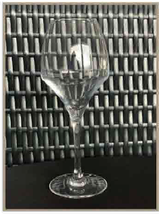Verre à vin de la game openup disponible à la location