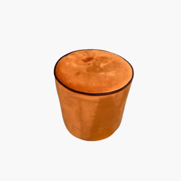 Pouf en velour ocre à louer proche de lyon